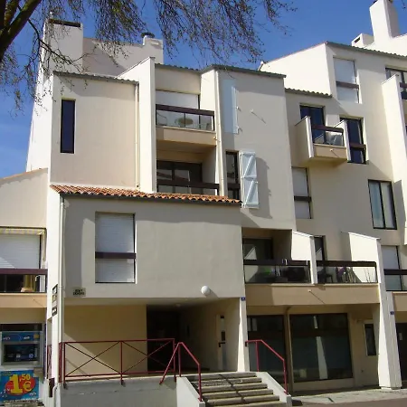 - 3 Pieces Avec Piscine, Parking, Animaux Admis, Proche - Fr-1-551-1 La Rochelle (Charente-Maritime)